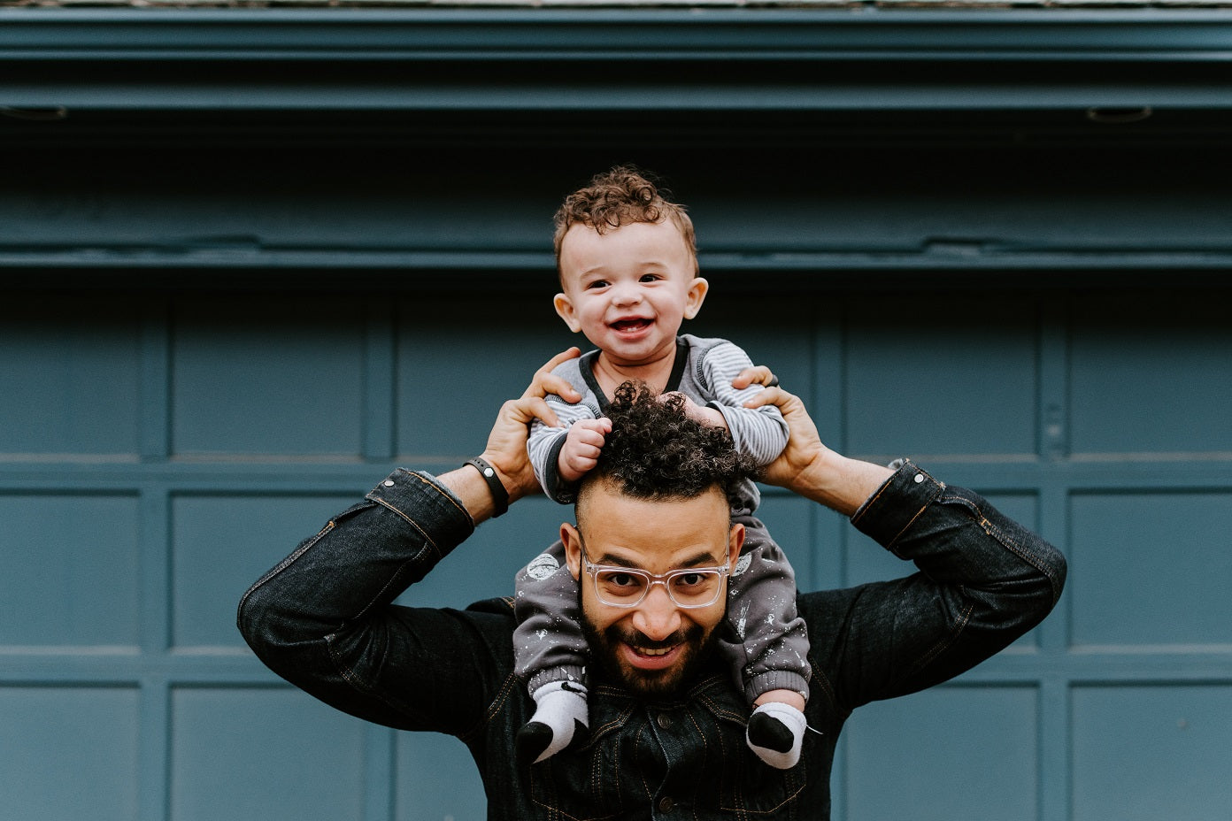 Tips for new dads on bathing your newborn.